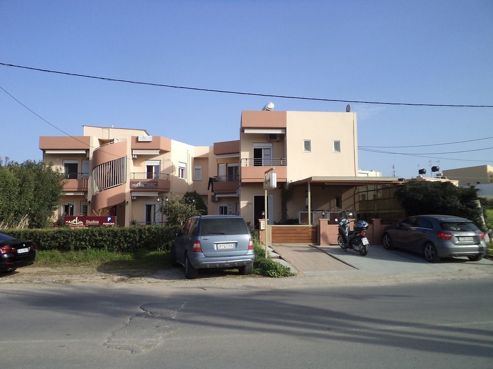 Melia Studios Kato Daratso Exterior photo